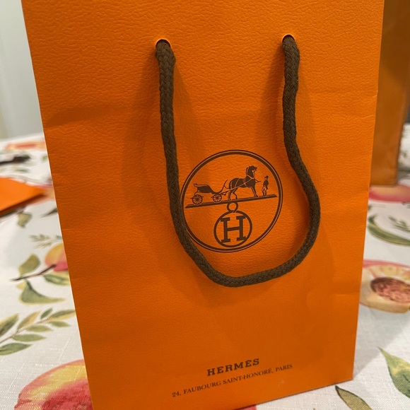 Hermès Vibrant Orange Bag with Brown Handles - Picture 1 of 5
